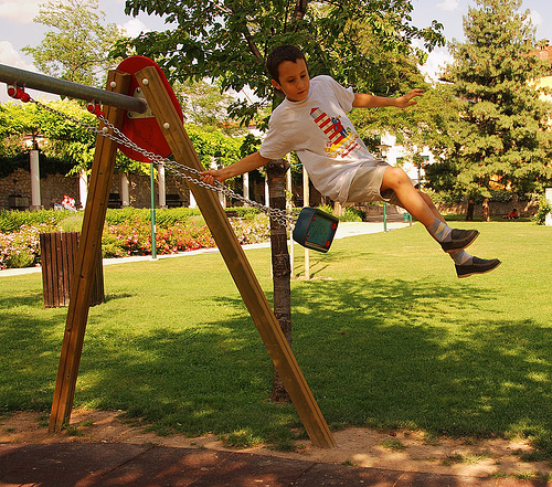 Boy_on_swing